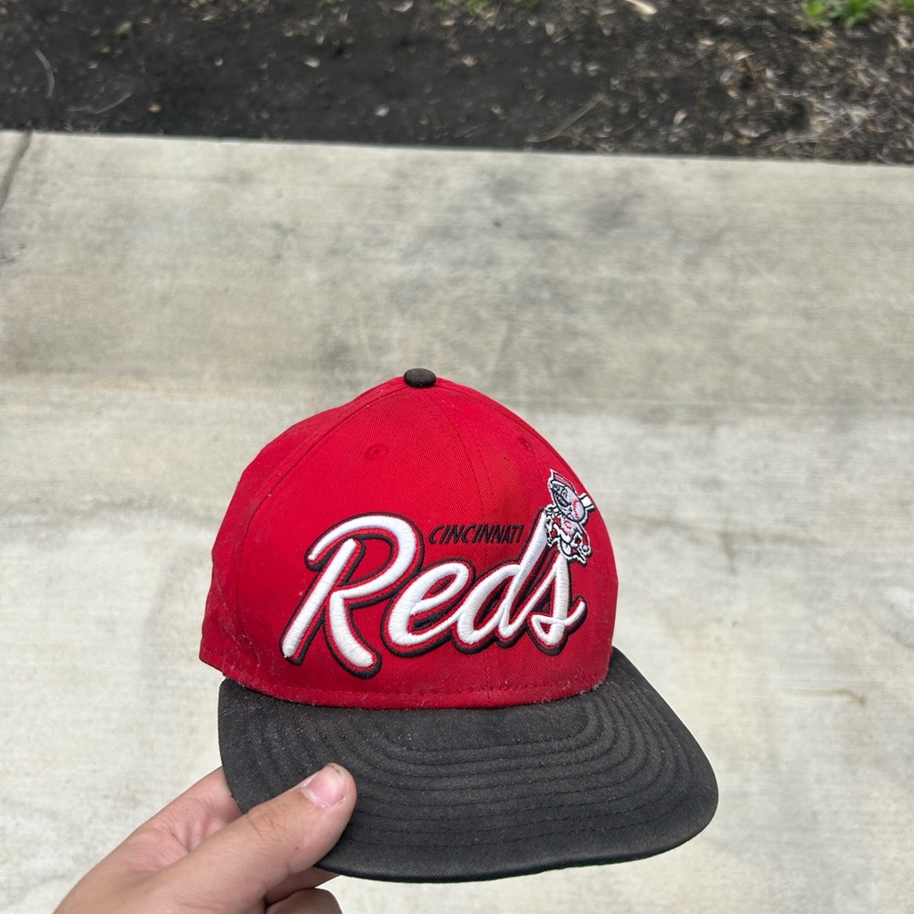 VINTAGE REDS SNAPBACK